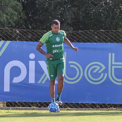 CAXIAS DO SUL, RS, BRASIL, 03/04/2023. Treino no CT do Juventude. Na foto, centroavante, Elton (Neimar De Cesero/Agência RBS)Indexador: NEIMAR DE CESERO<!-- NICAID(15393176) -->