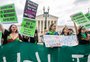 Suprema Corte dos Estados Unidos revoga direito constitucional ao aborto