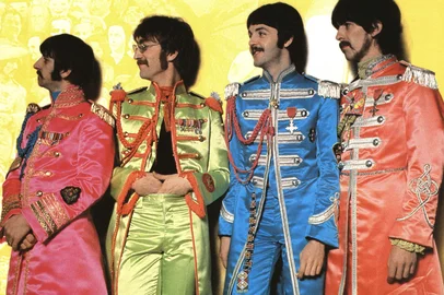 reproduçao do encarte do disco Sgt. Pepper's Lonely Hearts Club Band<!-- NICAID(12944347) -->