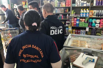 Uma operação apreendeu, nesta quinta-feira (1º), duas toneladas de produtos impróprios para consumo em São José dos Ausentes<!-- NICAID(15194551) -->