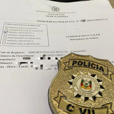 Indiciado por importunação sexual contra alunas, professor de Alvorada pode ter cometido crimes em outras duas escolas<!-- NICAID(15176686) -->