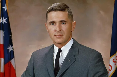This image courtesy of NASA obtained on June 7, 2024 shows the official NASA portrait of astronaut William Anders taken September 9, 1967. William Anders, the former US astronaut who took the historic "Earthrise" photo from the Moon's orbit over 55 years ago, died on June 7, 2024 at the age of 90, NASA and his family said. Anders had been piloting a small plane which crashed into the water Friday morning off the coast of Washington state, his son told US media. (Photo by NASA / AFP) / RESTRICTED TO EDITORIAL USE - MANDATORY CREDIT "AFP PHOTO /  HANDOUT / NASA" - NO MARKETING - NO ADVERTISING CAMPAIGNS - DISTRIBUTED AS A SERVICE TO CLIENTS<!-- NICAID(15783660) -->