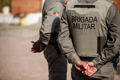 PORTO ALEGRE, RS, BRASIL - 13.06.2024: Um mês de atividade dos PMs que voltaram da reserva e estão auxiliando nos abrigos da capital. Fotos: Duda Fortes/ Agencia RBS<!-- NICAID(15788527) -->