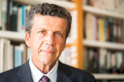 Claudio Frischtak é presidente da consultoria internacional InterB e atual membro do Conselho Empresarial Brasil-China. Frischtak já foi técnico do Banco Mundial e estudou o país asiático como poucos no Brasil.<!-- NICAID(13343863) -->