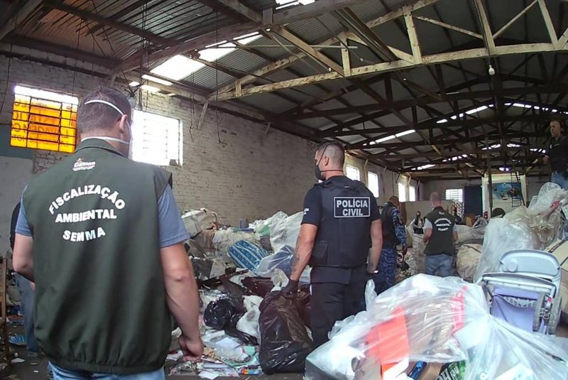 Prefeitura e órgãos de segurabça fazem operação em locais de compra e venda de metais em Caxias <!-- NICAID(15043486) -->