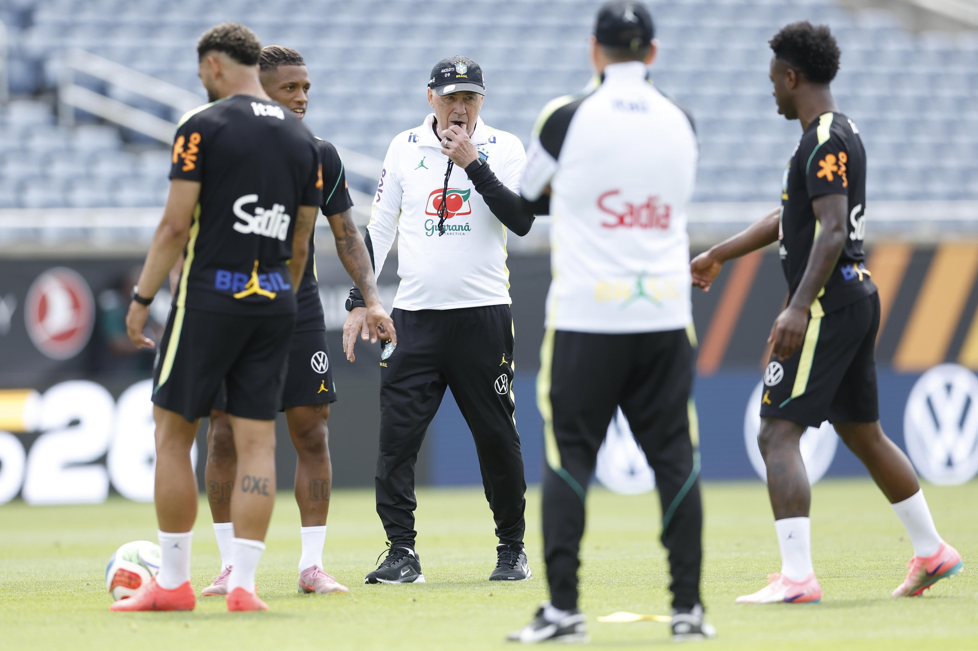 Com mudan&ccedil;as, Brasil encara a Cro&aacute;cia no teste final de Ancelotti antes de convoca&ccedil;&atilde;o para a Copa