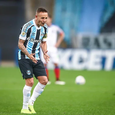 Gremio x BahiaRS - FUTEBOL/CAMPEONATO BRASILEIRO 2021 /GREMIO X BAHIA- ESPORTES - Lance da partida entre Gremio e Bahia disputada na noite deste sabado, na Arena do Gremio, em partida valida pela Campeonato Brasileiro 2021. FOTO: LUCAS UEBEL/GREMIO FBPA, rafinhaEditoria: SPOLocal: Porto AlegreIndexador: Lucas UebelSecao: futebolFonte: Gremio.netFotógrafo: Gremio x Bahia<!-- NICAID(14868965) -->
