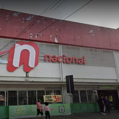 Fechado o primeiro supermercado Nacional, marca que será extinta<!-- NICAID(16033011) -->