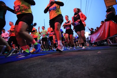 Porto Alegre - Meia maratona de Porto Alegre -<!-- NICAID(16054743) -->