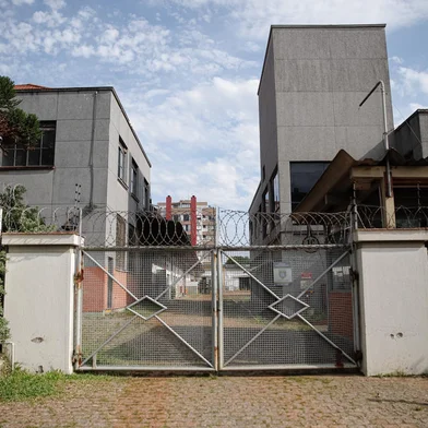 11/07/2022 - PORTO ALEGRE, RS - Antiga fábrica da Taurus está se deteriorando. FOTO: Anselmo Cunha / Agência RBS<!-- NICAID(15145802) -->