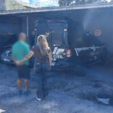 Homem de 48 anos preso por armazenar fotos da enteada de 14 nua<!-- NICAID(16268267) -->