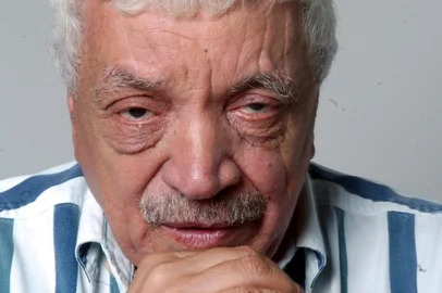 *** AdrianaFranciosi-paulo Sant'ana ***paulo_sant'ana<!-- NICAID(1982917) -->