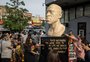 Estátua de George Floyd é vandalizada em Nova York
