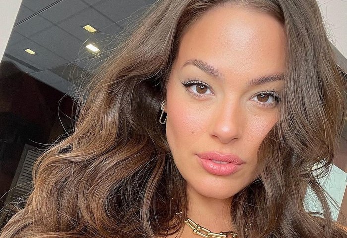 @ashleygraham Instagram / Reprodução