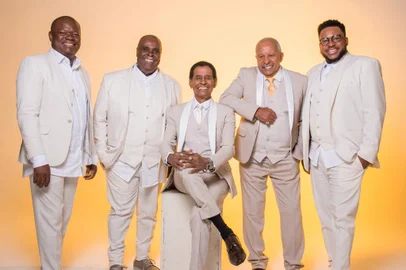 Biografia do grupo de samba Fundo de Quintal<!-- NICAID(15324994) -->