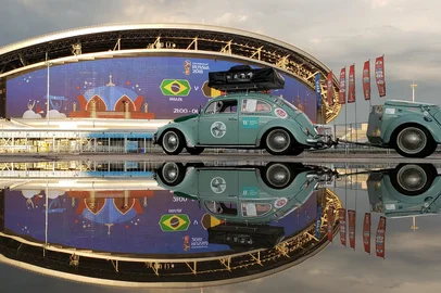 Nauro e Caio, a bordo do Fusca Segundinho, percorreram cerca de 10 mil quilômetros dentro da Rússia, durante a Copa do Mundo 2018<!-- NICAID(16203298) -->