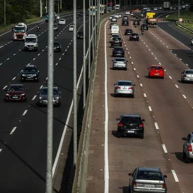 PORTO ALEGRE, RS, BRASIL, 20.12.2024: Movimentação na freeway, no trecho em Gravatai. Foto: Renan Mattos /Agencia RBS<!-- NICAID(15940077) -->