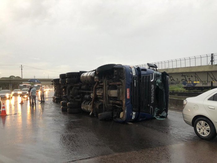 Carreta com sinal de rastreamento bloqueado é recuperada pela PM em Ribeira  do Pombal - Sertão em Pauta