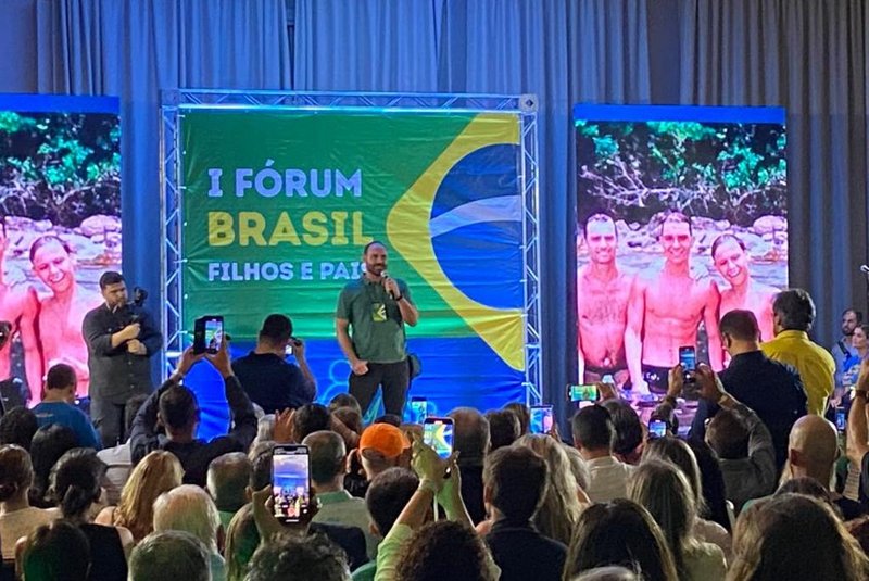 Deputado estadual Eduardo Bolsonaro (PL-SP) participa do  I Fórum Filhos e Pais em Porto Alegre.<!-- NICAID(15707672) -->