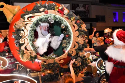 CAXIAS DO SUL, RS, BRASIL, 04/12/2023O encanto do Natal tomará conta da Rua Alfredo Chaves na próxima quarta-feira (6). A celebração com toda a família, as canções tradicionais da época e a tão aguardada chegada do Bom Velhinho irão abrilhantar a segunda edição do Natal Encantado CDL Caxias.(Alencar Turella/Divulgação)<!-- NICAID(15615865) -->