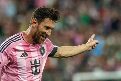 Inter Miami's Argentine forward #10 Lionel Messi celebrates after scoring a second goal during the Major League Soccer (MLS) regular season match between New England Revolution and Inter Miami CF at Gillette Stadium in Foxborough, Massachusetts on July 9, 2025. (Photo by Joseph Prezioso / AFP)<!-- NICAID(16077178) -->