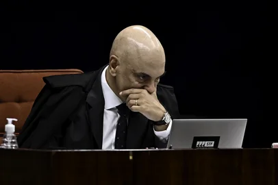 MIN ALEXANDRE DE MORAES SESSÃO 1TURMA STFDF - MIN/ALEXANDRE DE MORAES SESSÃO 1TURMA STF - POLÍTICA - Nesta terça (5) o Ministro do STF Alexandre de Moraes participa da sessão da 1 ª Turma do STF. O ministro decretou a prisão domiciliar do ex-presidente Jair Bolsonaro. 05/08/2025 - Foto: TON MOLINA/FOTOARENA/FOTOARENA/ESTADÃO CONTEÚDOEditoria: POLÍTICALocal: BRASÍLIAIndexador: TON MOLINAFonte: 2781624Fotógrafo: FOTOARENA<!-- NICAID(16094910) -->