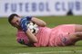 FC Porto's Argentine goalkeeper Agustin Marchesin catches the ball during the Portuguese League football match between FC Porto and Belenenses at the Dragao  stadium in Porto on May 19, 2021. (Photo by MIGUEL RIOPA / AFP)Editoria: SPOLocal: PortoIndexador: MIGUEL RIOPASecao: soccerFonte: AFPFotógrafo: STR<!-- NICAID(15646764) -->