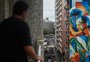 Murais revitalizam prédios de Porto Alegre e aproximam a arte da população; veja vídeo