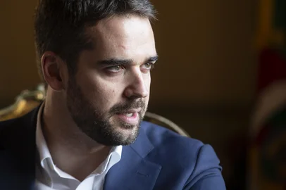 PORTO ALEGRE, RS, BRASIL - 20.12.2019 - Entrevista com o governador Eduardo Leite. (Foto: Marco Favero/Agencia RBS)<!-- NICAID(14366384) -->