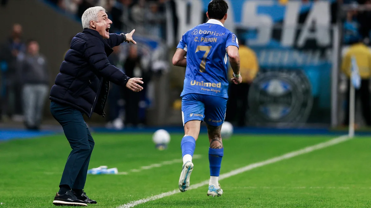 Luís Castro alerta para condição física de Amuzu e Jovane Cabral antes do Gre-Nal