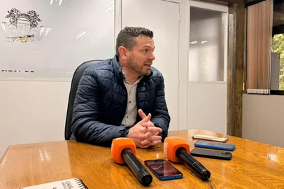 Renata Oliveira Silva / Agencia RBS Wagner Petrini, presidente da Câmara de Vereadores, realiza coletiva após ter gabinete como alvo de investigação da Polícia Civil nesta sexta-feira (11). <!-- NICAID(16363911) -->