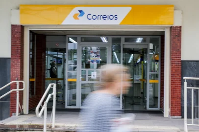 CAXIAS DO SUL, RS, BRASIL, 04/11/2024. Mais de 130 mil endividados têm a chance de renegociar dívidas com 99% de desconto em Caxias. Agência dos Correios foi habilitada para ação no final da manhã desta segunda-feira. (Neimar De Cesero/Agência RBS)Indexador: Neimar De Cesero<!-- NICAID(15906564) -->