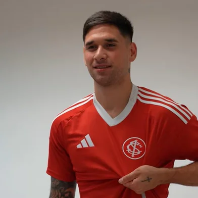 Rodrigo Villagra com a camisa do Inter<!-- NICAID(16208112) -->