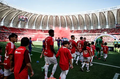 PORTO ALEGRE, RS, BRASIL, 07-12-2025: Internacional vs RB Bragantino, no Beira-Rio, pelo Brasileirão Série A 2025. Foto: Duda Fortes/Agência RBS<!-- NICAID(16181932) -->