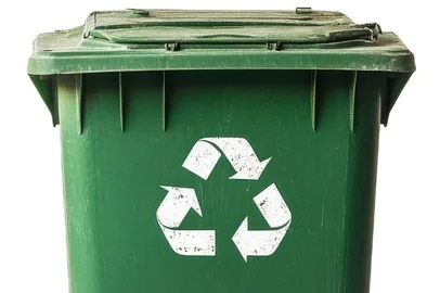 lixeira verde , reciclagem , sustentabilidade , lixo reciclável