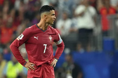 RONALDO SCHEMIDT / AFP Portugal's forward #07 Cristiano Ronaldo reacts during the 2026 World Cup round of 16 football match between Portugal and Spain at the Dallas Stadium in Arlington on July 6, 2026. (Photo by RONALDO SCHEMIDT / AFP)<!-- NICAID(16321936) -->
