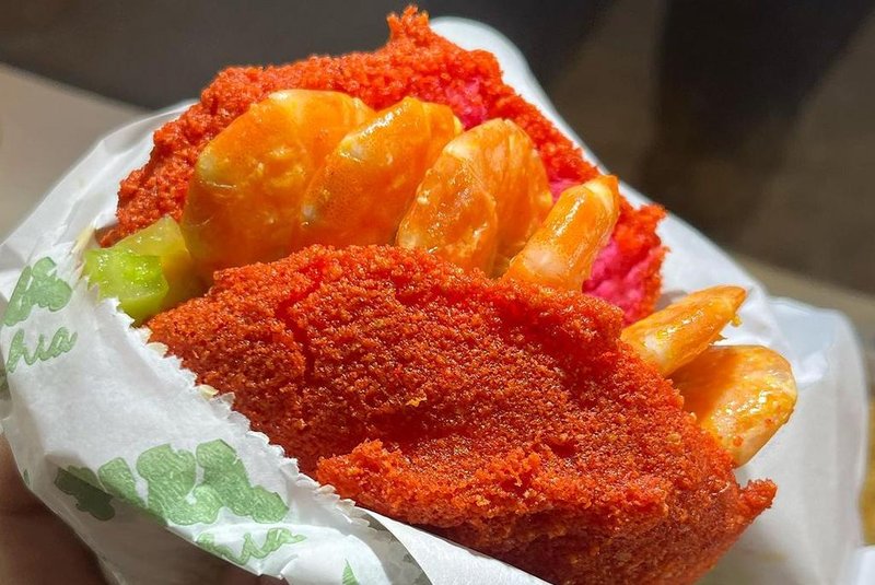 Acarajé rosa em homenagem ao filme da Barbie causa polêmica na Bahia.<!-- NICAID(15486502) -->