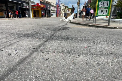 Acidente entre ônibus e moto<!-- NICAID(16210890) -->