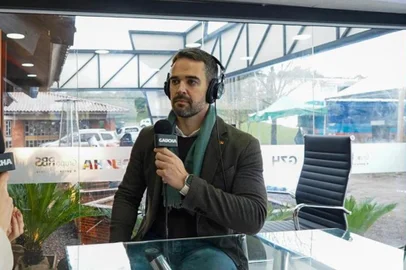 Eduardo Leite em entrevista ao programa Campo e Lavoura<!-- NICAID(15848857) -->