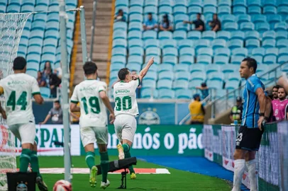 Grêmio x Juventude na Arena pelo jogo de ida do Gauchão 2026. Na foto: lateral-esquerdo Patryck Lanza comemora gol de empate.<!-- NICAID(16225985) -->
