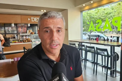 Técnico Hernán Crespo<!-- NICAID(16002580) -->