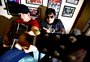 Duda Calvin e James Andrew, da Tequila Baby, travam disputa na Justiça por nome da banda e mascote