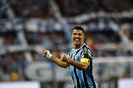BRASIL, RS, PORTO ALEGRE. 03/12/2023. Grêmio recebe o Vasco em partida válida pelo Campeonato Brasileiro 2023. Na foto, Suárez comemora gol que viria a ser ANULADO pelo juiz. (Foto: Anselmo Cunha/Agência RBS)<!-- NICAID(15615432) -->