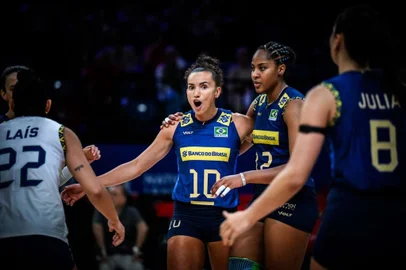 Gabi, Ana Cristina, vôlei
