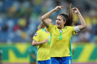 A Seleção Brasileira Feminina goleou Zâmbia pelo placar de 6 a 1, no início da madrugada desta quarta-feira (15), na Arena Pantanal, em Cuiabá, pela segunda rodada do Fifa Series. O torneio amistoso é organizado pela Federação Internacional de Futebol (Fifa).<!-- NICAID(16266162) -->