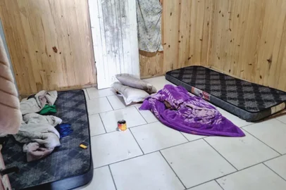 Dez trabalhadores são resgatados de condições análogas à escravidão em Arvorezinha, na apanha de frangos<!-- NICAID(15936757) -->