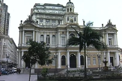 Print de vídeo da RBS TV sobre pontos turísticos de Porto Alegre em 1995<!-- NICAID(16135851) -->