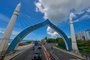 Commuters make their way through the Chinese funded and built Sinamale bridge, in the Maldives capital Male on November 16, 2023. (Photo by Ishara S. KODIKARA / AFP)Editoria: FINLocal: MaléIndexador: ISHARA S. KODIKARASecao: road transportFonte: AFPFotógrafo: STR<!-- NICAID(15604030) -->