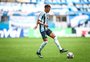 Descoberto "por acaso" e inspiração em Casemiro: quem é Fernando Henrique, volante que desponta no Grêmio
