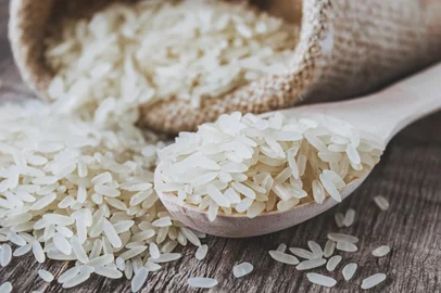 Arroz branco - Foto: Maryna Osadcha/stock.adobe.com<!-- NICAID(15599896) -->